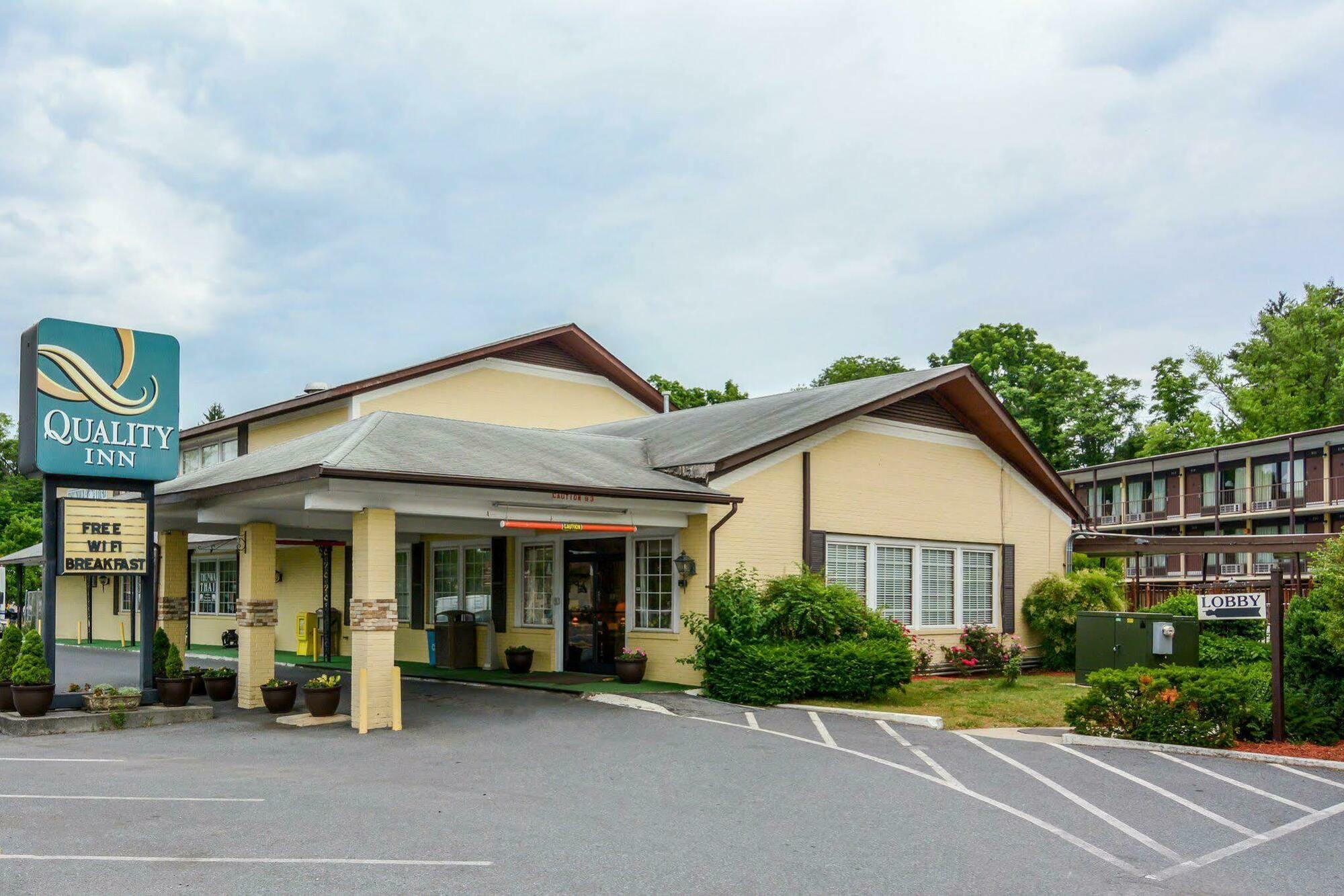 Baymont By Wyndham Front Royal Near Shenandoah National Park Hotel Екстериор снимка