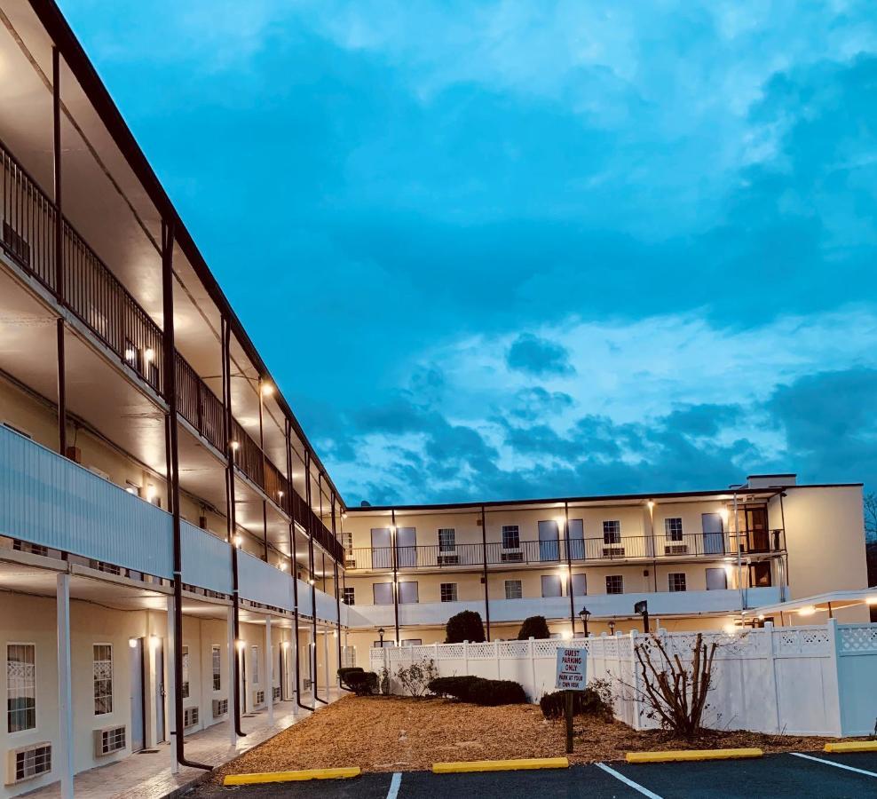 Baymont By Wyndham Front Royal Near Shenandoah National Park Hotel Екстериор снимка
